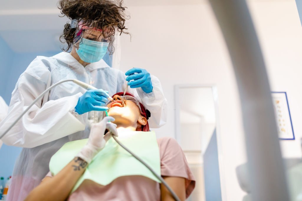 Endodontist vs Periodontist